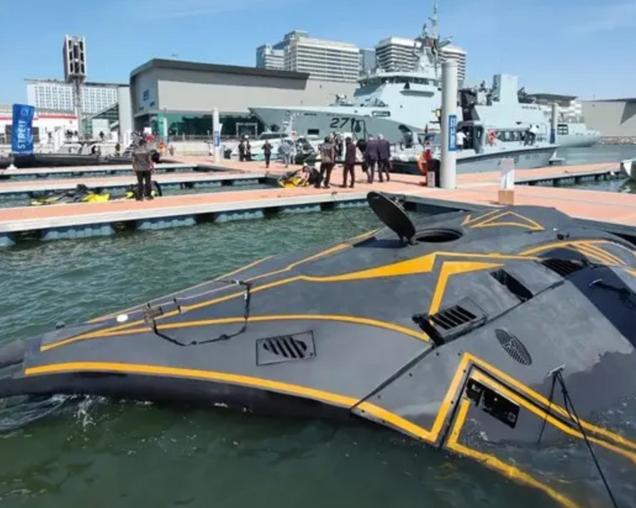 Kronos — первая в мире подводная лодка, способная разворачиваться на 180 градусов на полной скорости