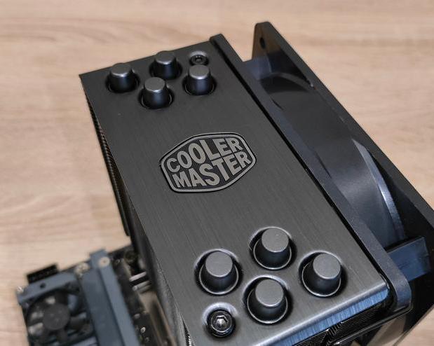 Обзор кулера для ЦП Cooler Master HYPER 212 Black Edition